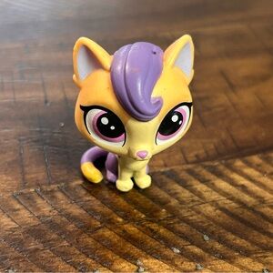 Hasbro LPS Littlest Pet Shop Cat #47 Floretta Fluff‎ Ball Siamese Purple yellow